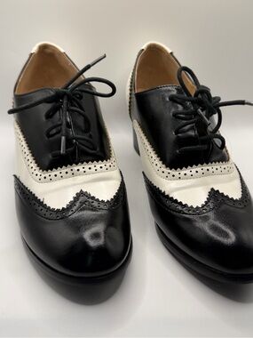 Odeme Black and White Two-Tone Loafer